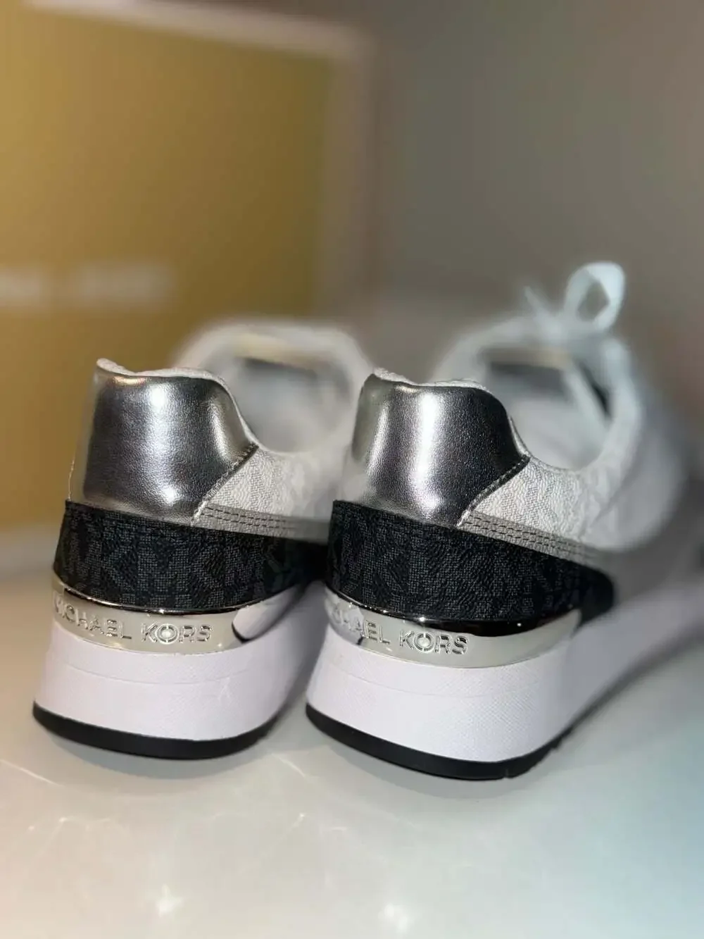 Michael Kors Andi Trainer Bright White Multi Sneakers Size 11M - Picture 3 of 6